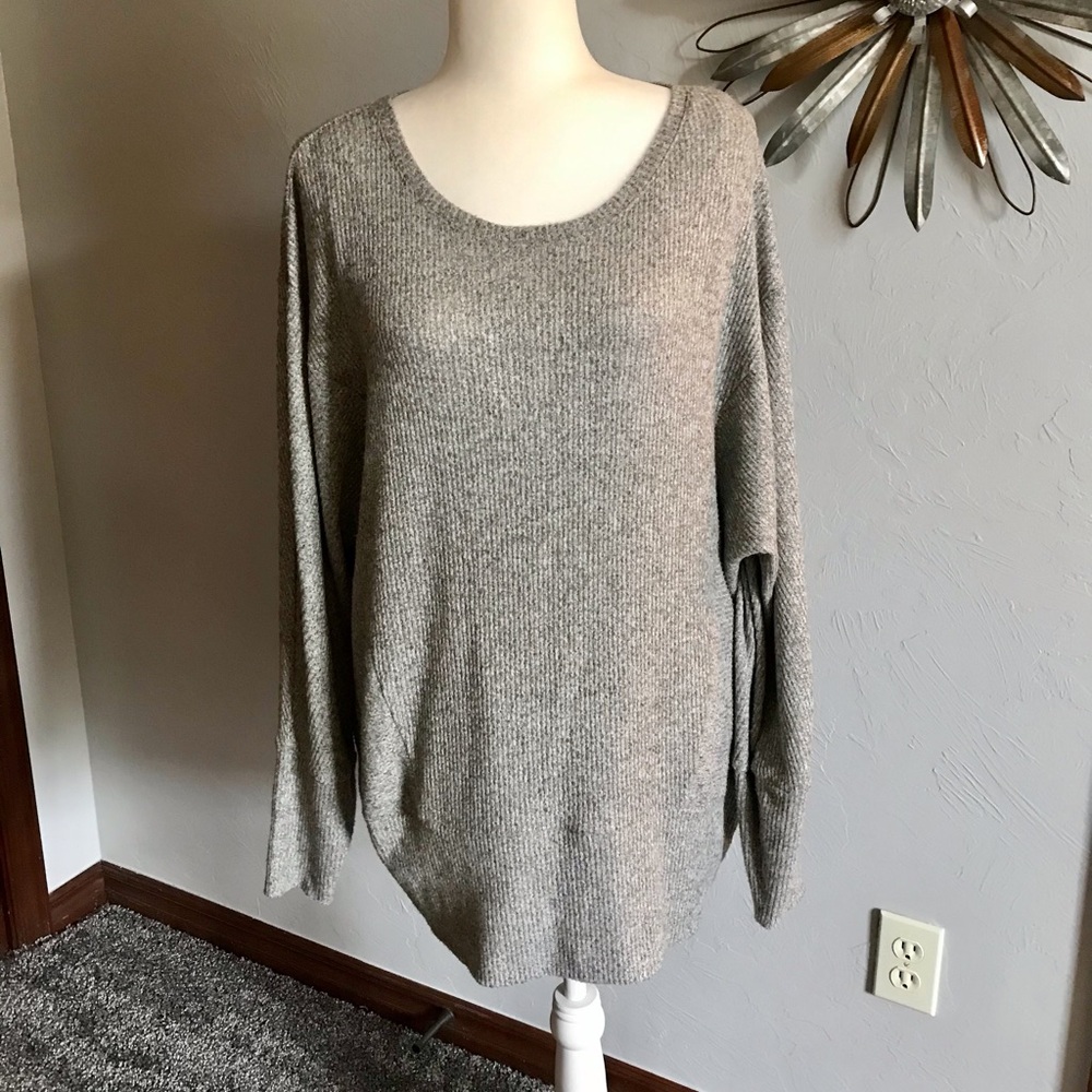 NWOT Heather Gray Knit Pullover